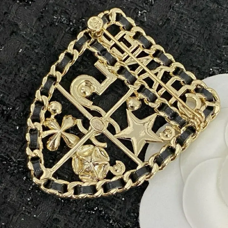 chanel brooches pour femme s_121aa553